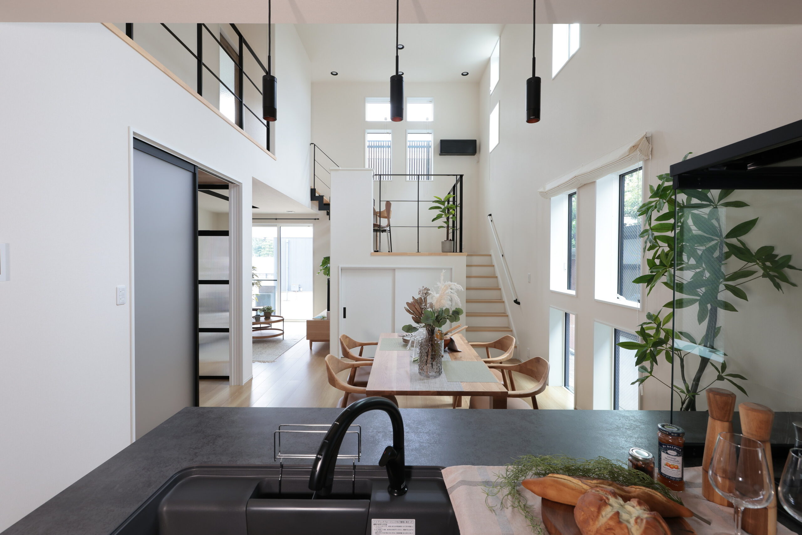 大開口窓・吹き抜けによる採光・採熱